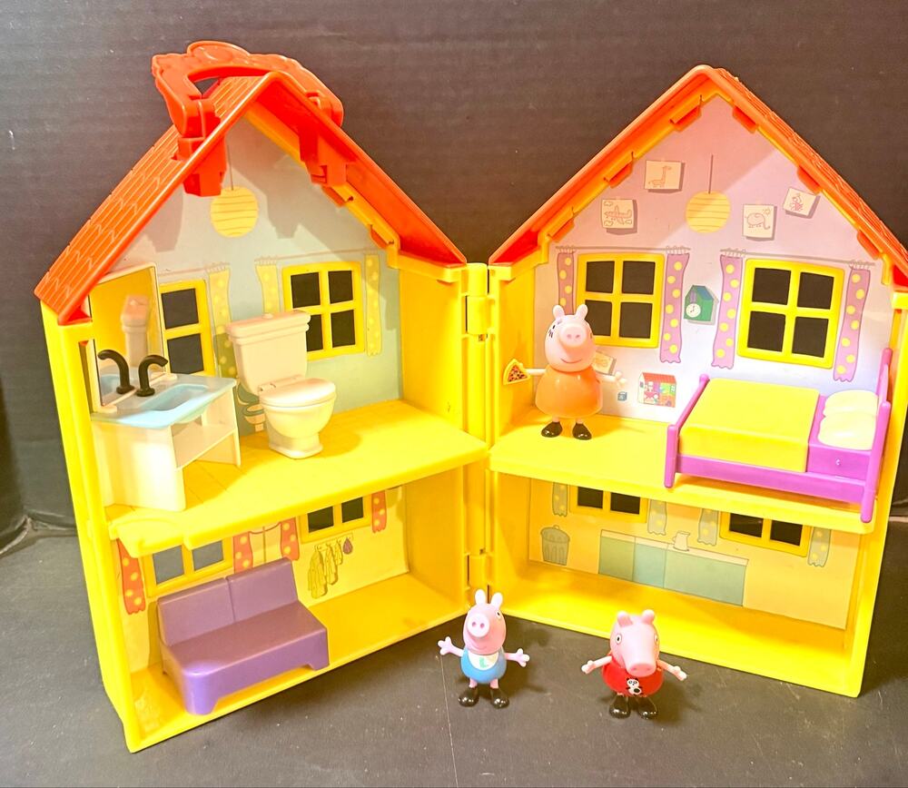 Peppa Pig’s House Set #2 foldable house furniture 4 figures car